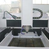 High-precision mini CNC router for metal milling with water cooling spindle and ball screw transmission.